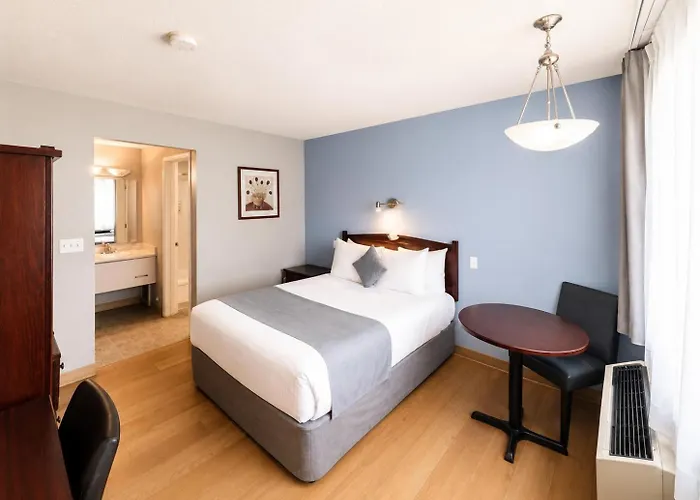 Super 8 By Wyndham Lake Country/Winfield Area Airport North