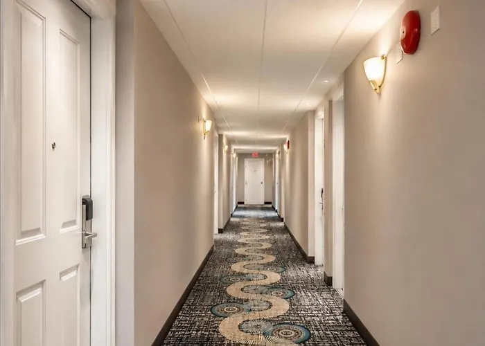 Super 8 By Wyndham Lake Country/Winfield Area Airport North