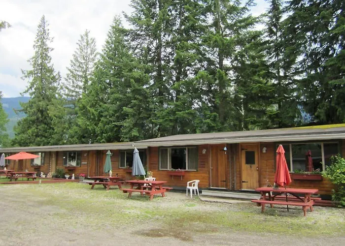 The Cedars Motel Sicamous